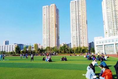重庆公共运输职业学院五年制大专足球场
