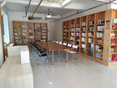 诸暨市职业教育中心阅览室