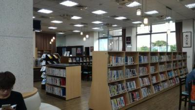 黄平民族中学图书室