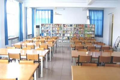 安顺市民族中学阅览室