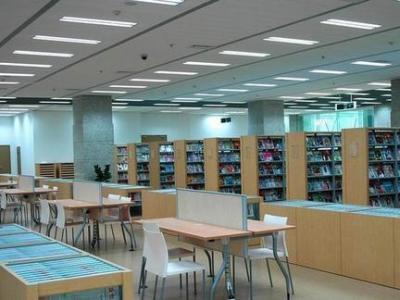 重庆南坪中学校阅览室