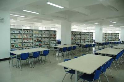 重庆市工业学校五年制大专阅览室