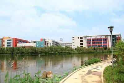 重庆市三峡卫生学校五年制大专校园