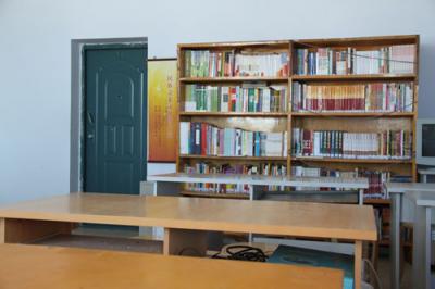 陆良县技工学校阅览室