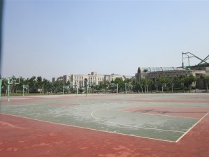 丽江市技工学校篮球场