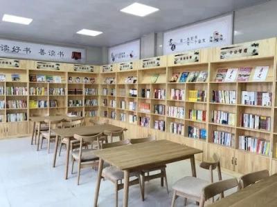 楚雄东兴中学阅览室
