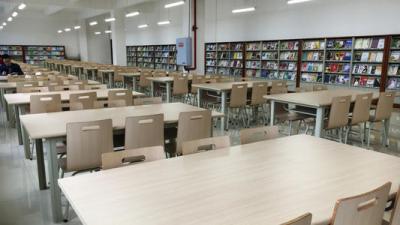 务川中等职业学校阅览室