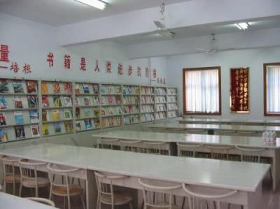 贵阳电子职业学校阅览室